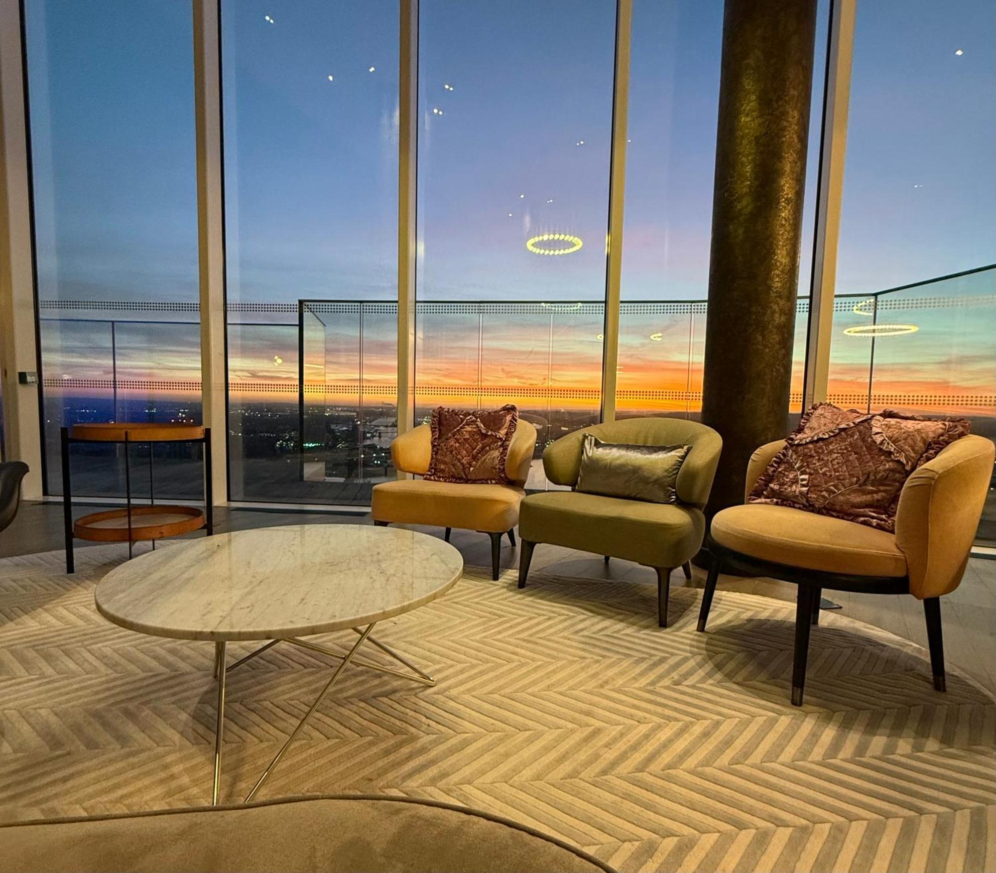 Luxury Modern 2 Bed Flat With Balcony And City View - Canary Wharf City Center ลอนดอน ภายนอก รูปภาพ