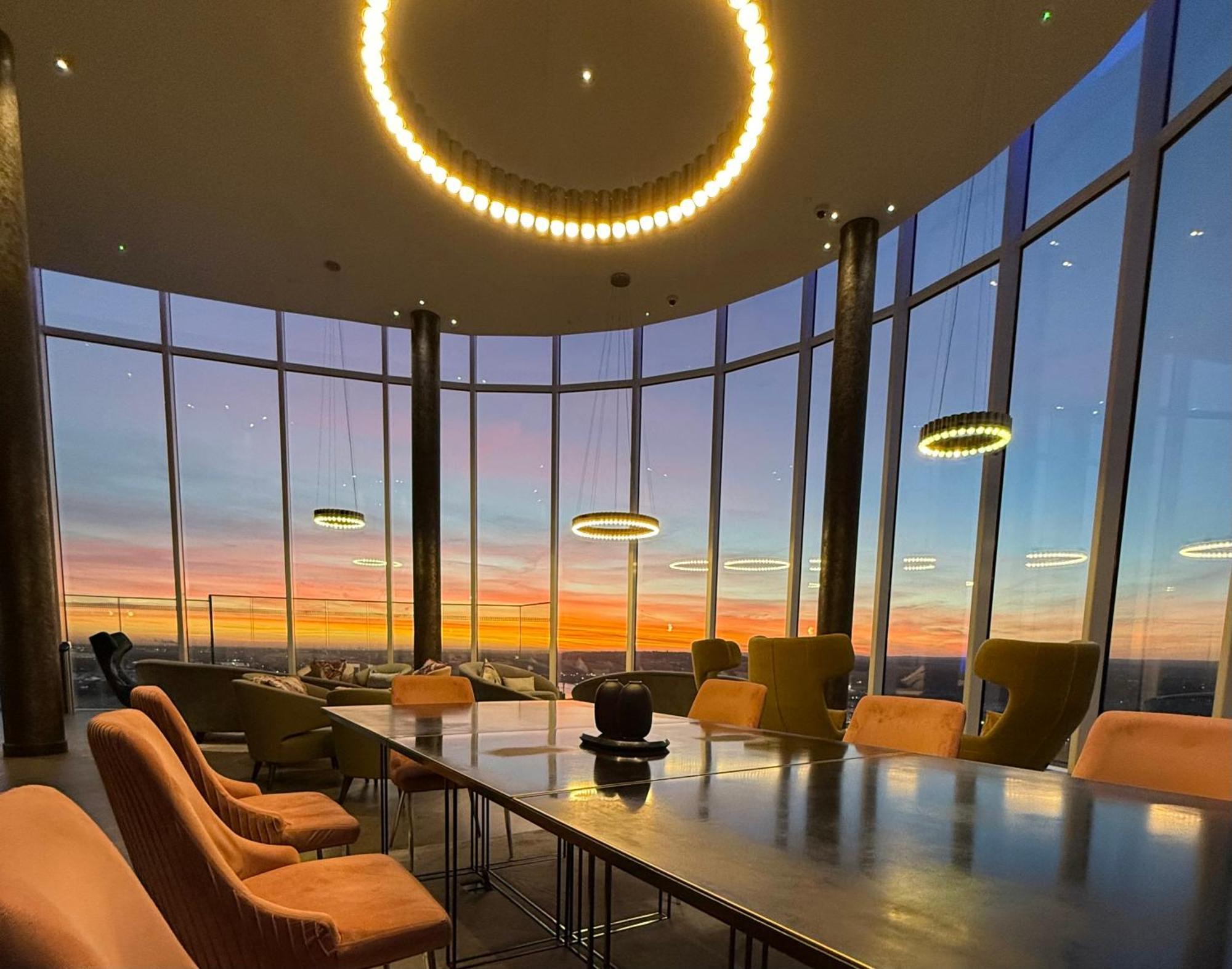 Luxury Modern 2 Bed Flat With Balcony And City View - Canary Wharf City Center ลอนดอน ภายนอก รูปภาพ