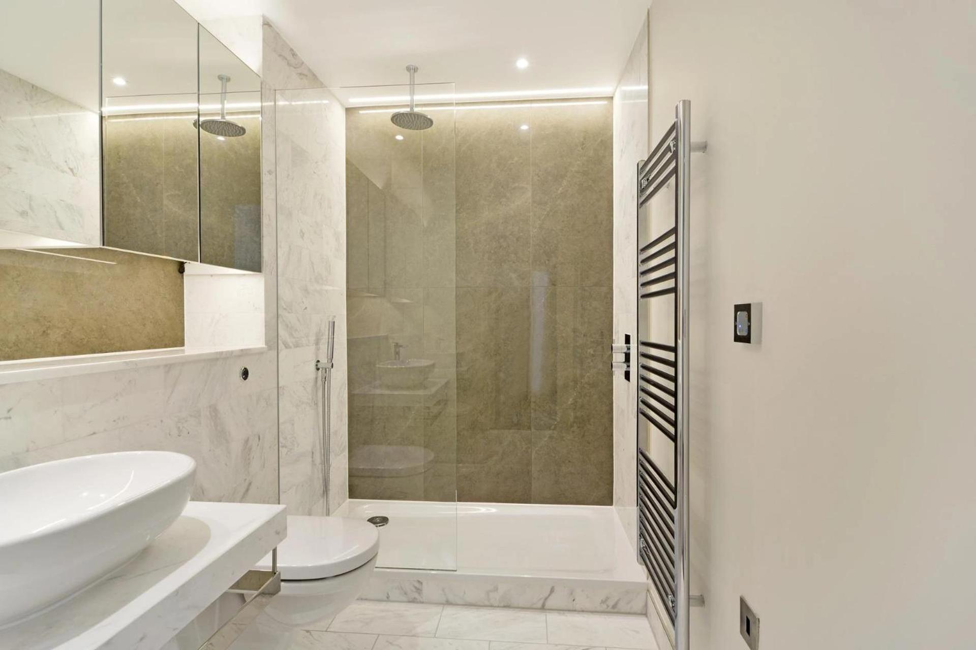 Luxury Modern 2 Bed Flat With Balcony And City View - Canary Wharf City Center ลอนดอน ภายนอก รูปภาพ