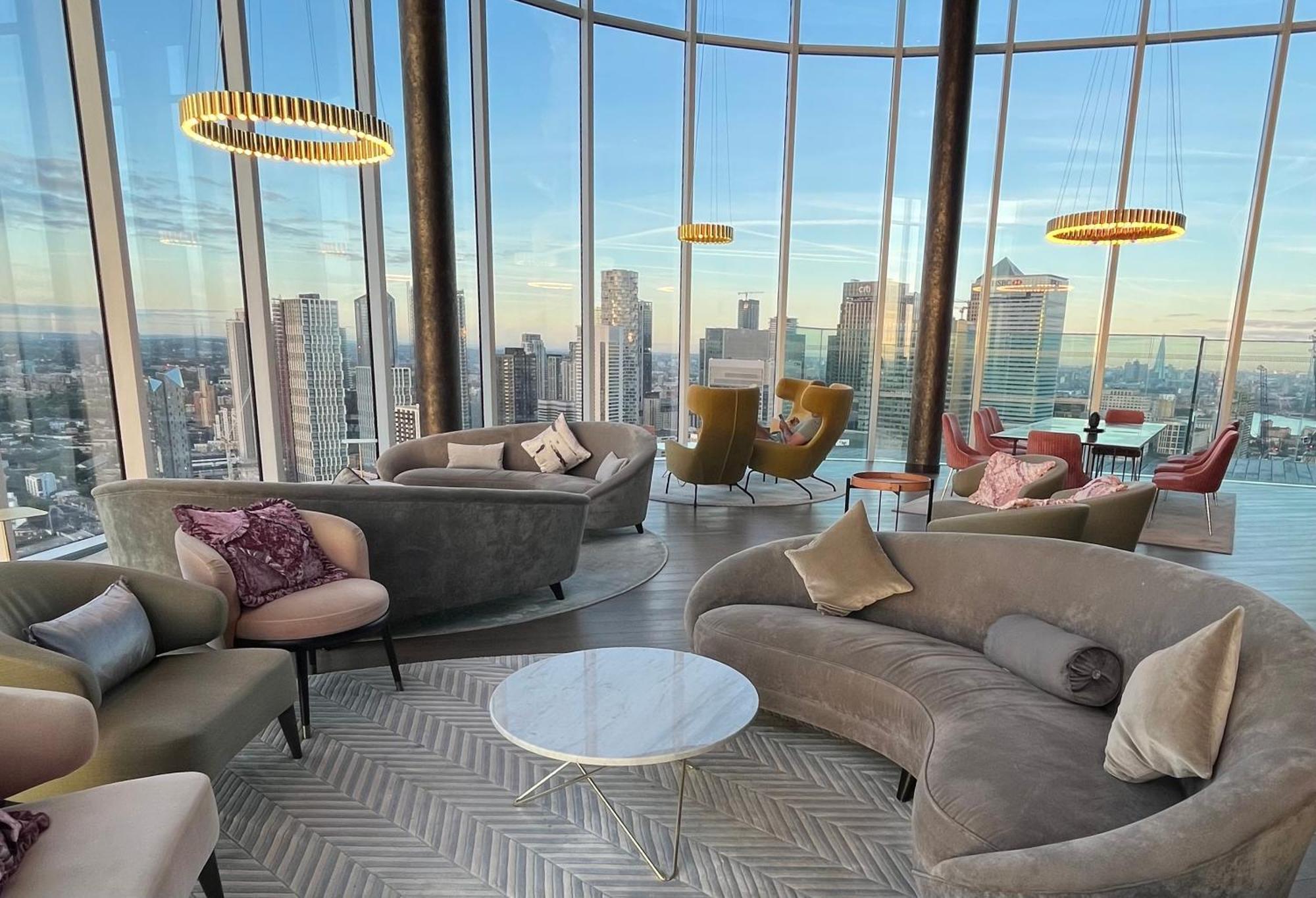 Luxury Modern 2 Bed Flat With Balcony And City View - Canary Wharf City Center ลอนดอน ภายนอก รูปภาพ