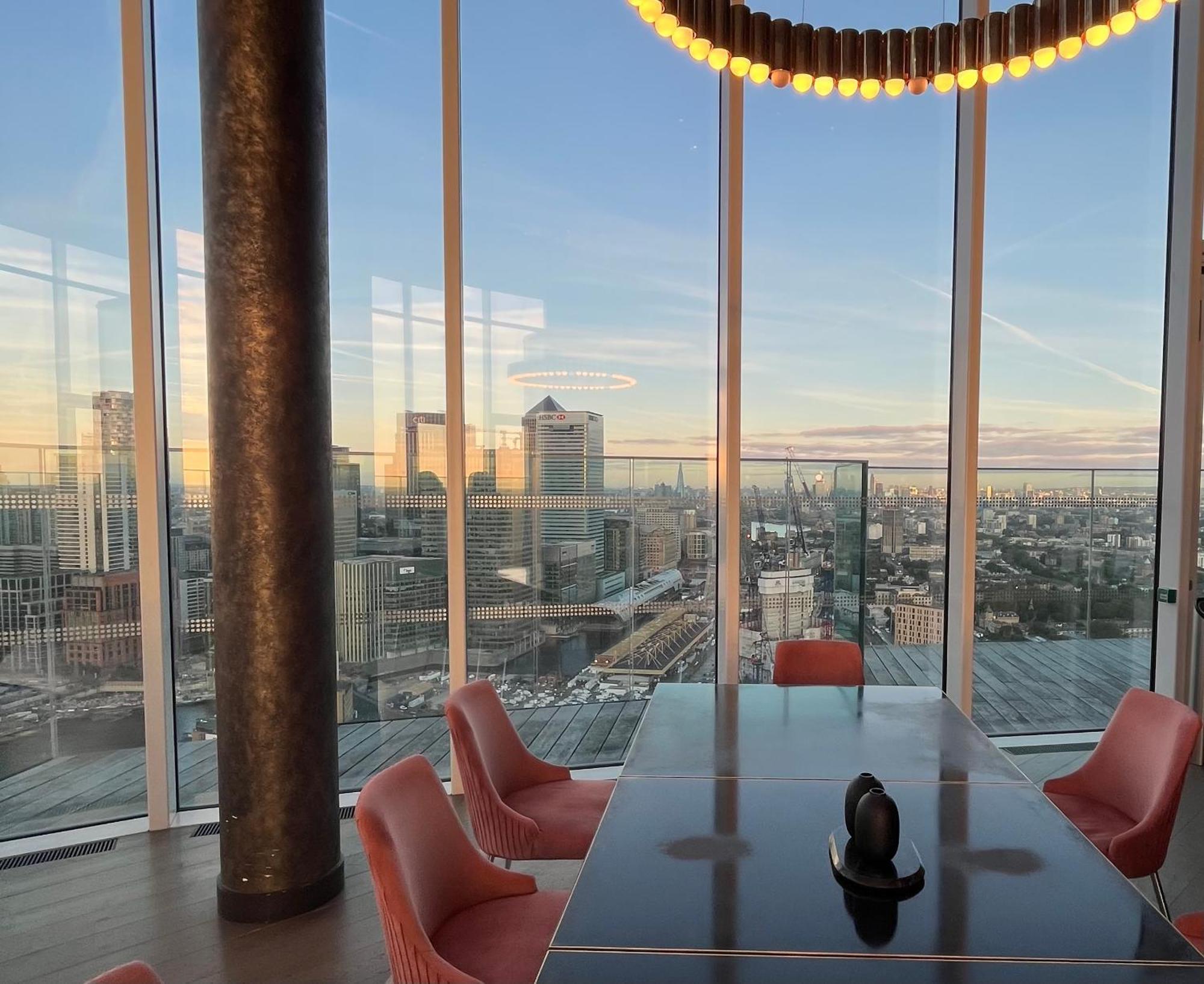 Luxury Modern 2 Bed Flat With Balcony And City View - Canary Wharf City Center ลอนดอน ภายนอก รูปภาพ