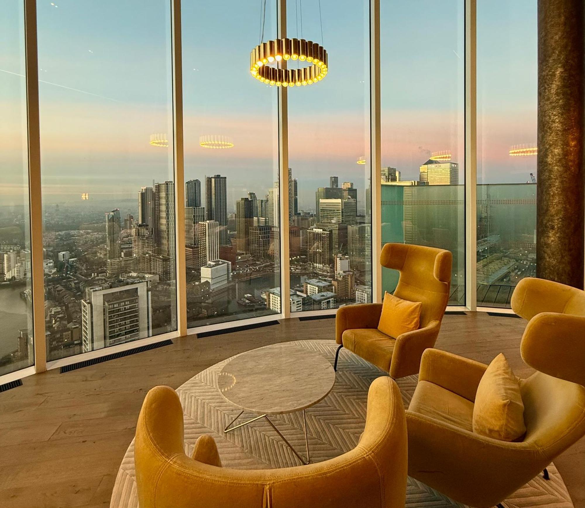 Luxury Modern 2 Bed Flat With Balcony And City View - Canary Wharf City Center ลอนดอน ภายนอก รูปภาพ